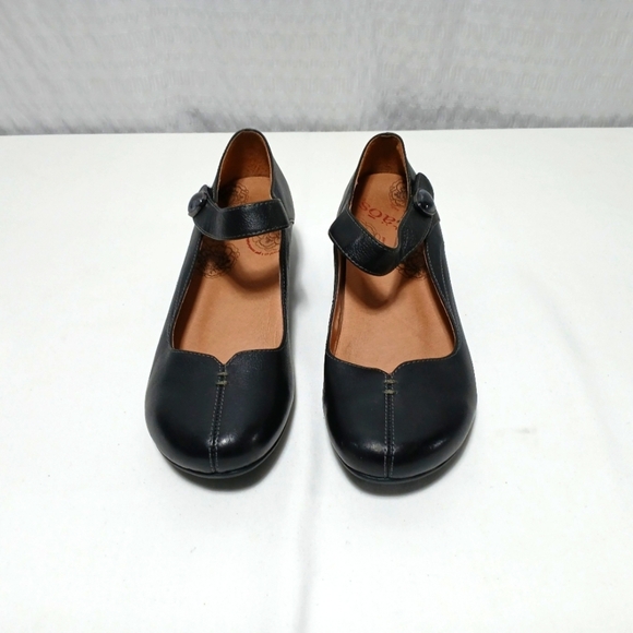 Taos  Samba Black Leather Mary Jane Shoes. Size 8 - Picture 2 of 12